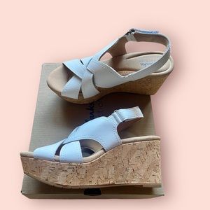 Clark’s sandals NEW size 6